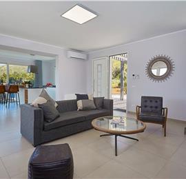 5 bedroom villa with infinity pool, Castellammare del Golfo, sleeps 9